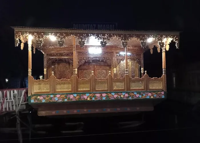 Royal Mumtaz Grp Of Houseboats