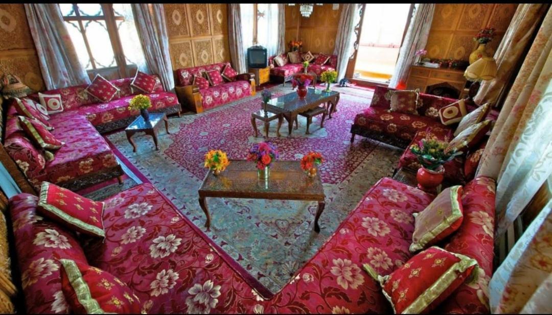 Royal Mumtaz Grp Of Houseboats Srinagar (Jammu and Kashmir)